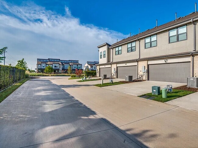 Foto del edificio - 870 Dulaney Ct