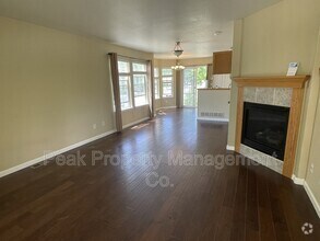 Building Photo - 1603 Robertson St