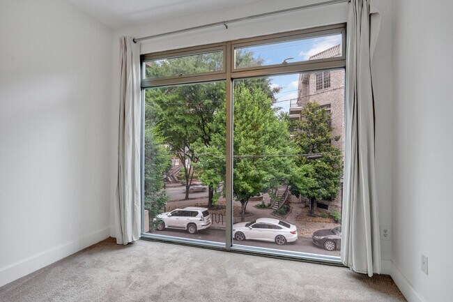 Interior Photo - 1045 Piedmont Avenue Apartments