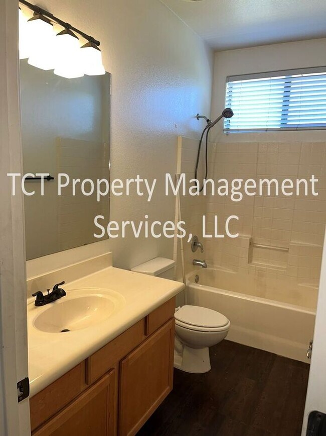 Foto del edificio - Great Three Bedroom Home in Pecos Manor!