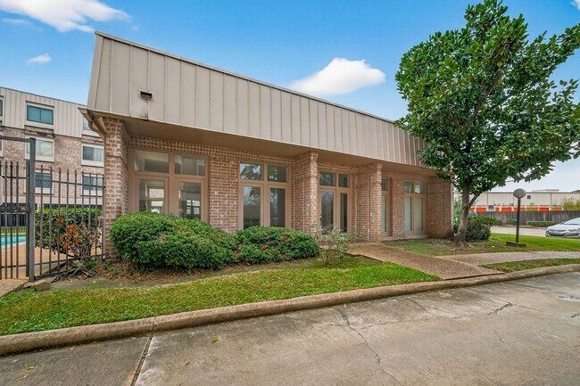 Foto del edificio - 2211 S Braeswood Blvd