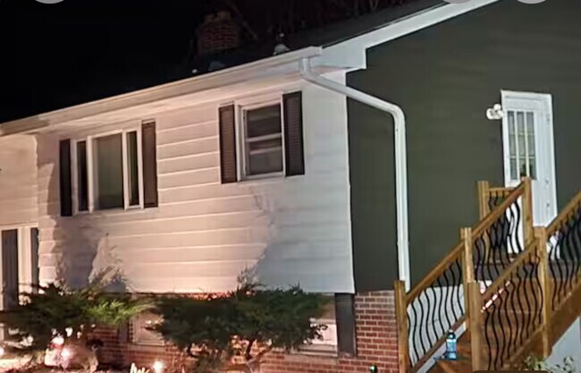 Building Photo - N5248 Highway 175