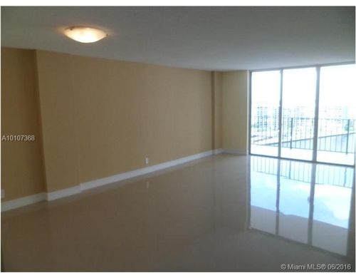 Foto del edificio - 3800 S Ocean Dr