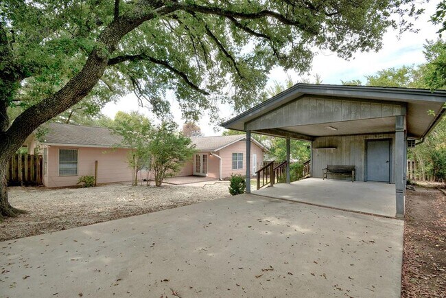 Foto del edificio - 2707 East Side Dr