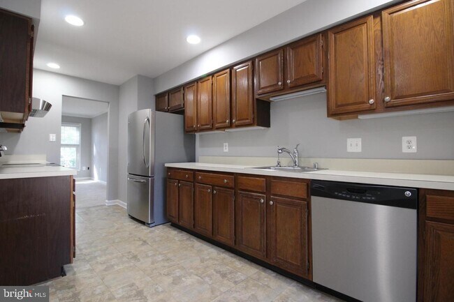 Building Photo - 2707 Shawn Leigh Dr