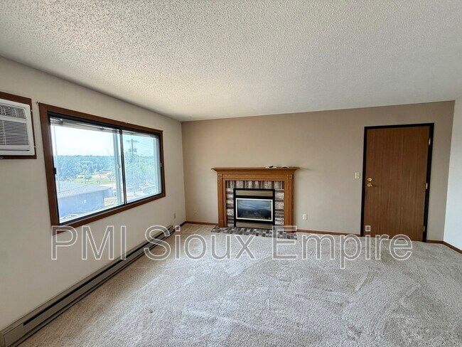 Foto del edificio - 1101 E 9th St