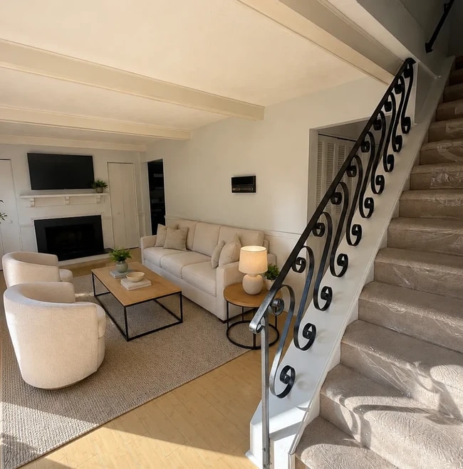 Family Room - 2816 Bingham Dr