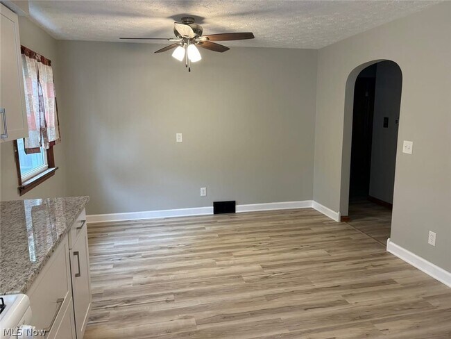 Foto del edificio - 509 W 24th St