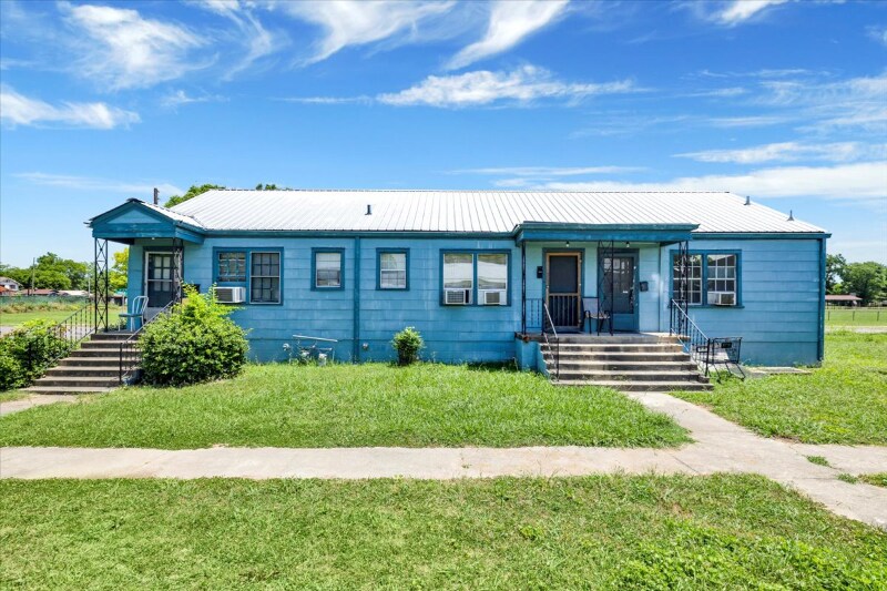 Primary Photo - 3005 Ave J