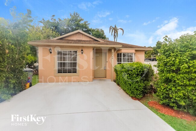 Foto del edificio - 5709 Boynton Crescent