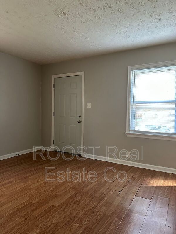 Building Photo - 741 E Mithoff St