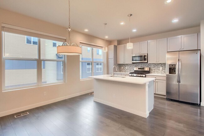 Foto del edificio - 2 Bedroom townhome in Broomfield