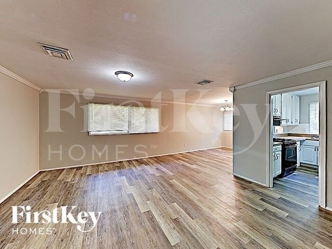 Building Photo - 440 Durwood Dr