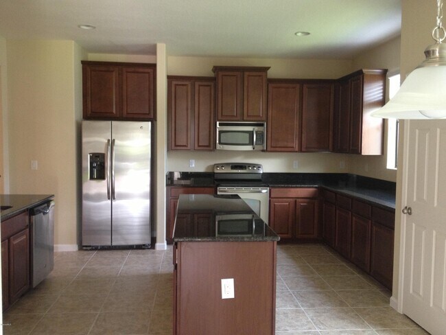 Building Photo - 343 Adamo Way