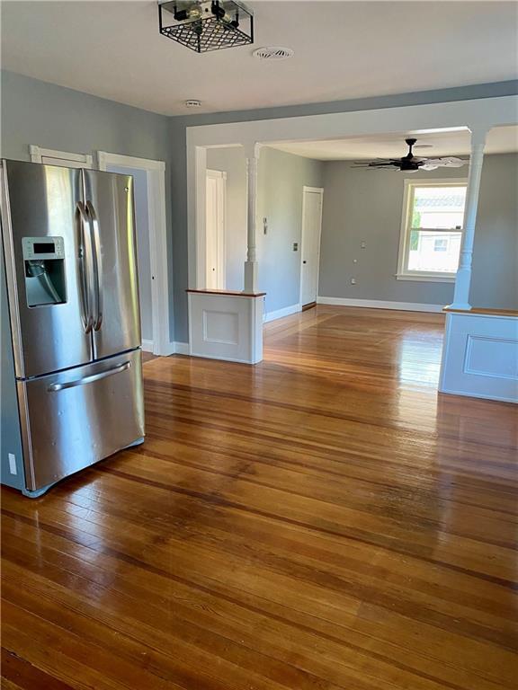 Building Photo - 219 Bucklin St