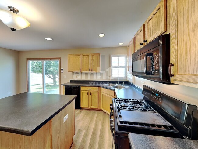 Building Photo - 1217 Dauphin Dr