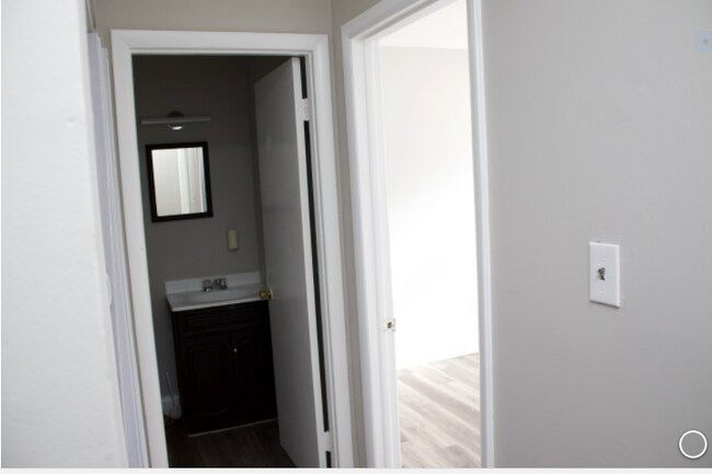 Foto del edificio - 4209 Ridgewood Ave