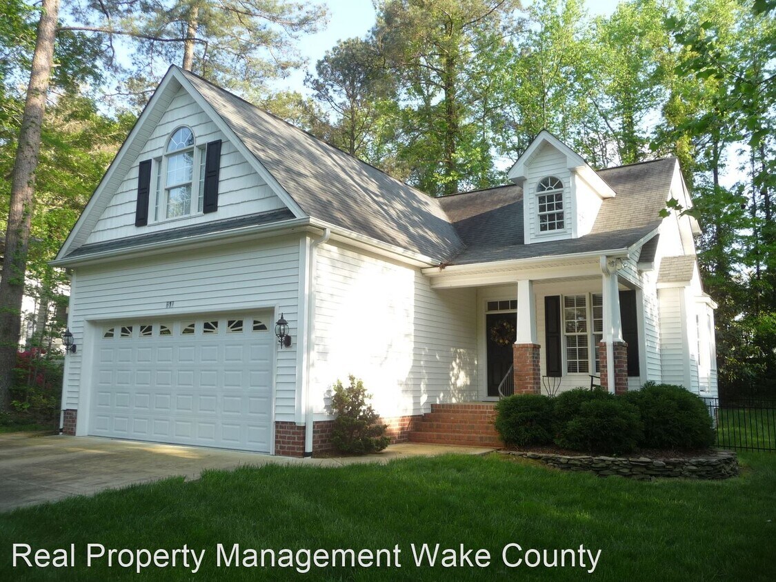 Primary Photo - 3 br, 2.5 bath House - 617 Sunset Drive