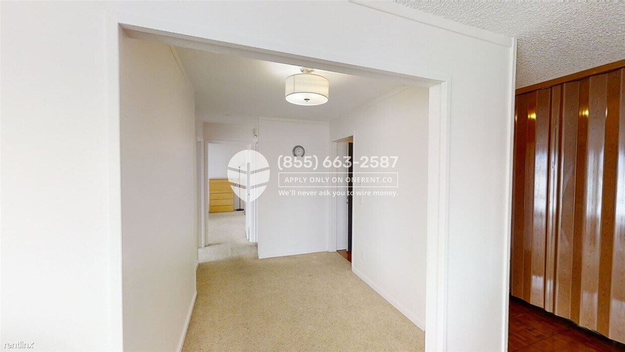 Foto principal - 8 Commodore Dr