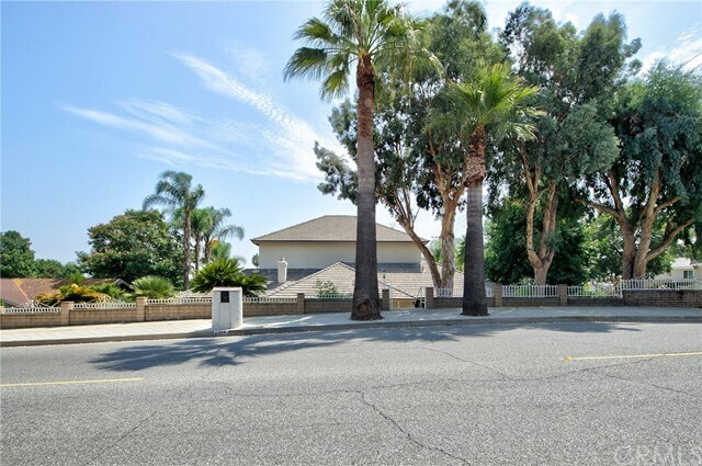 Building Photo - 8309 Hillside Rd