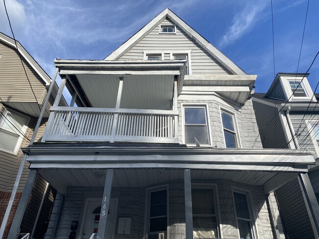 Building Photo - 168 Seymour Ave