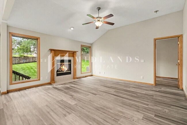 Foto del edificio - 15613 Timberlane Dr