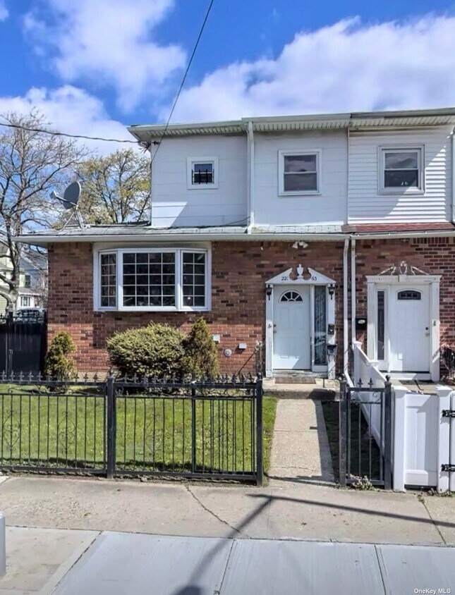 22163 Braddock Ave, Queens, NY 11427 Room for Rent in Queens, NY