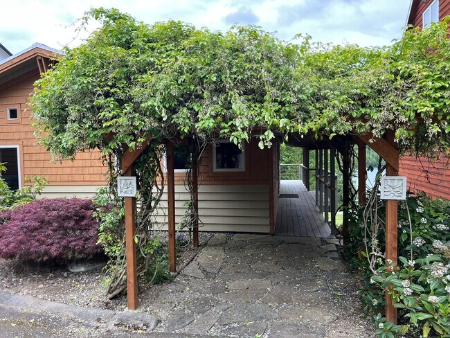 Foto del edificio - 7324 86th Ave NW