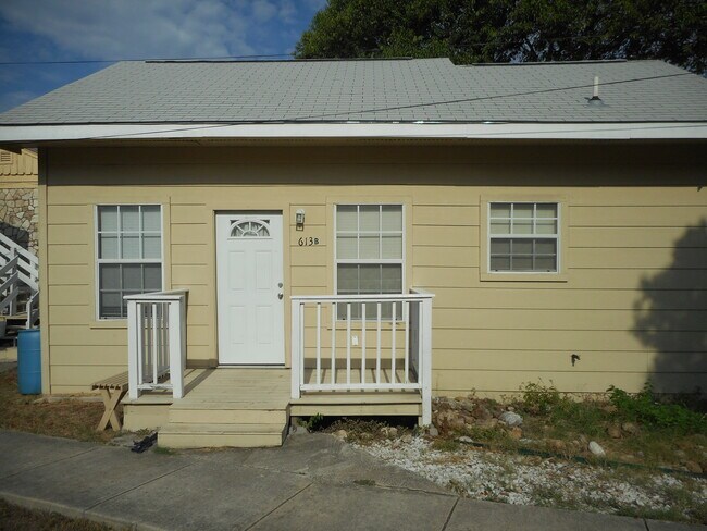 COTTAGE - 613 Donaldson Ave
