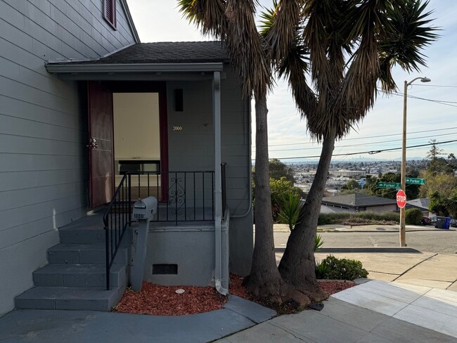 Building Photo - 3000 Parker Ave