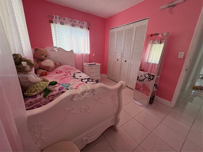 Foto del edificio - 8025 SW 107th Ave