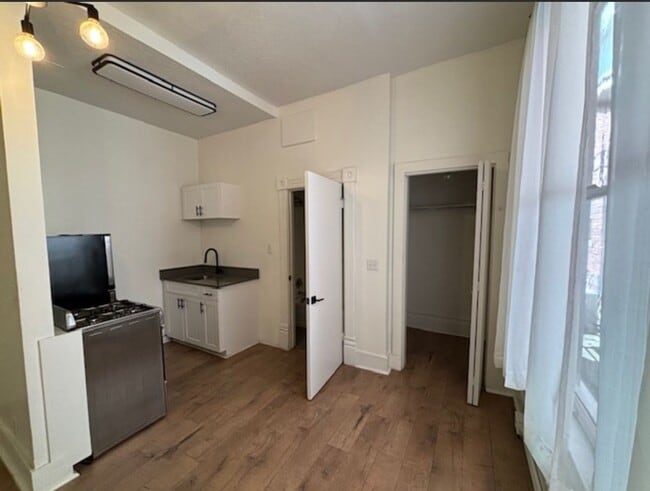 Interior Photo - Council Crest Apartments