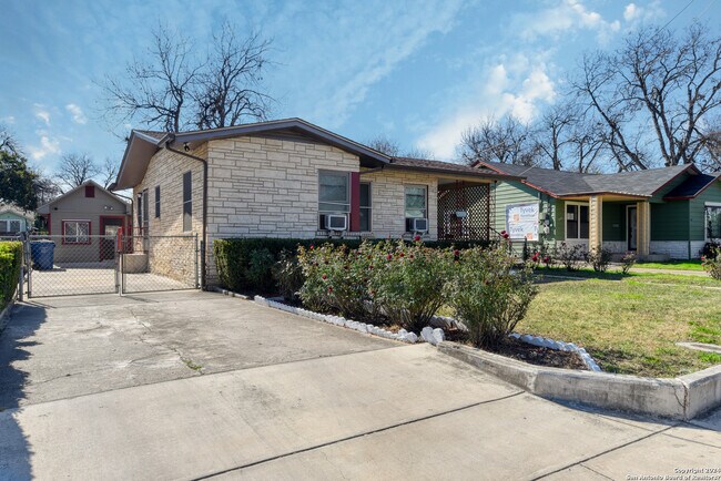 Foto del edificio - 1322 W Malone Ave