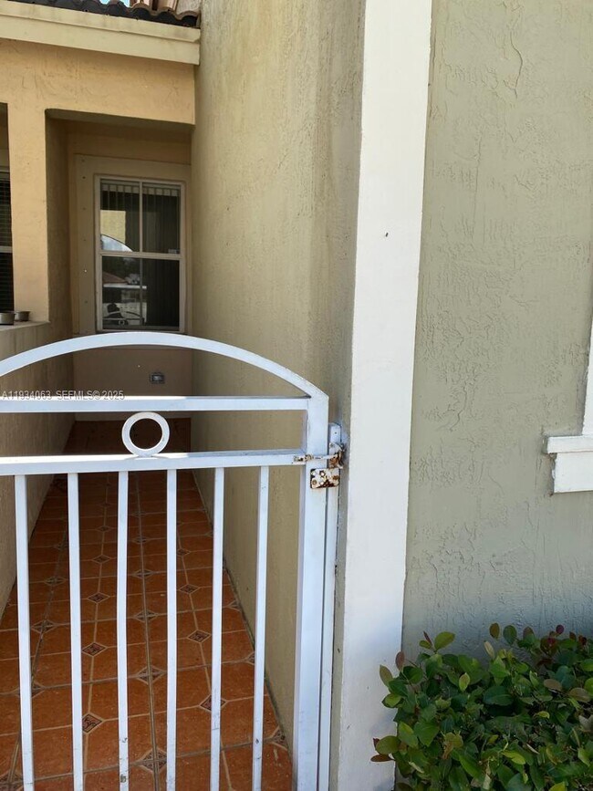 Foto del edificio - 11024 SW 237th Ln