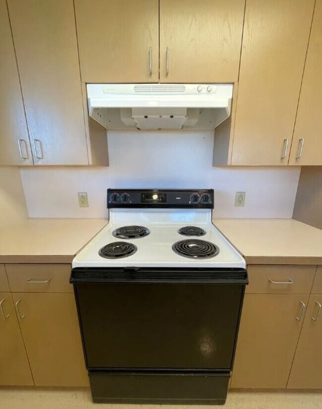 Foto del edificio - Bayview Chapel and Caretaker Apt - Unit B