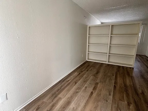 Building Photo - 216 Cypress Ave