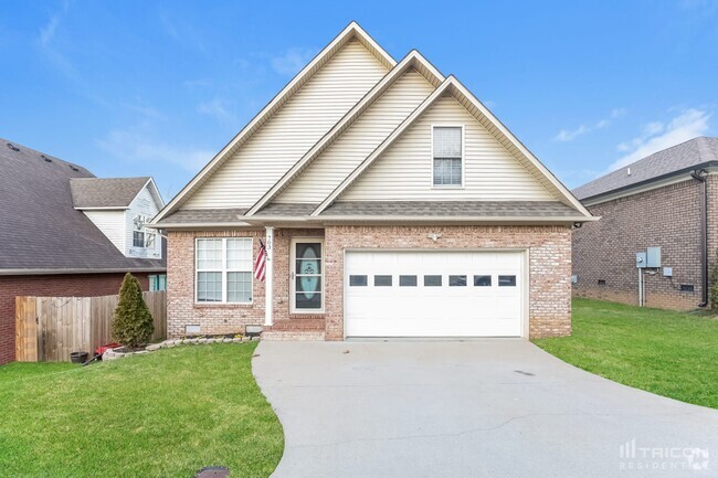 Building Photo - 703 Maple Ct
