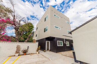 Building Photo - 11841 Runnymede St