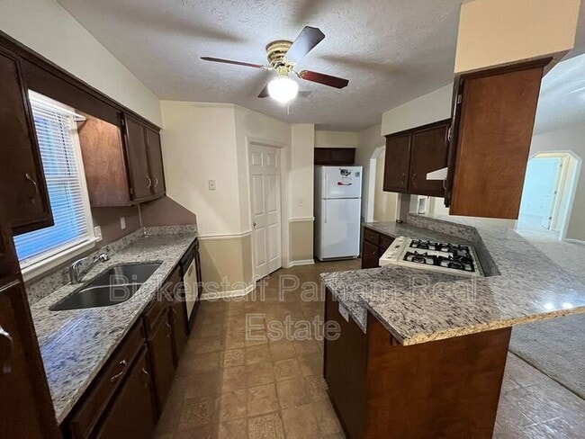 Building Photo - 7180 Trellis Ct