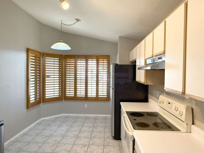 Building Photo - 6757 W Gardenia Ave