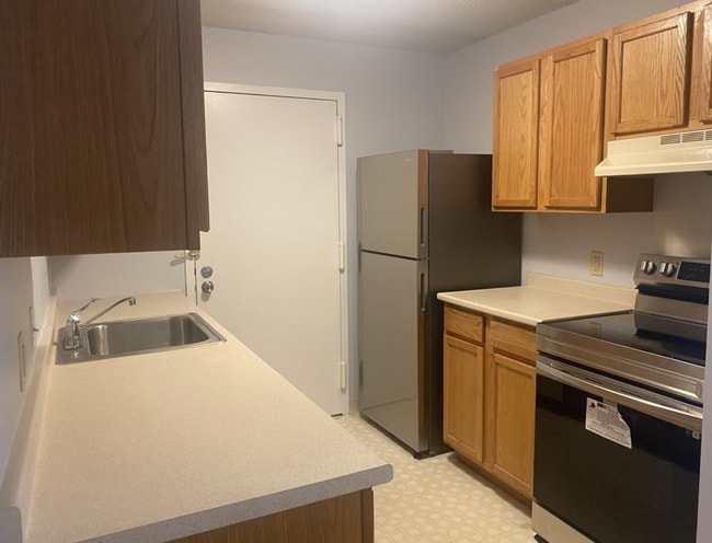Building Photo - Natick Village 2 bedroom
