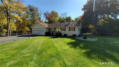 Building Photo - 32 Fernridge Rd