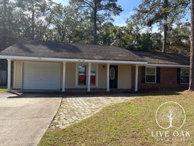 Building Photo - MOVE IN SPECIAL: $500 OFF 1ST FULL MONTH'S RENT!**