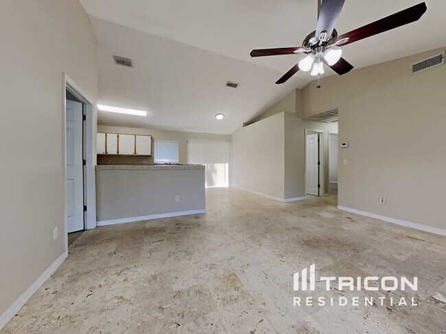 Building Photo - 367 Masson Ct