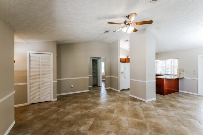 Foto del edificio - 222 SW Starflower Ave