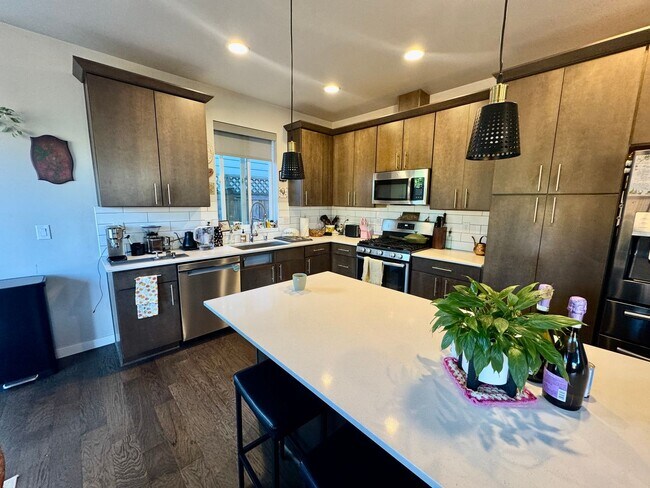 Building Photo - Must See Lynnwood Home!!!