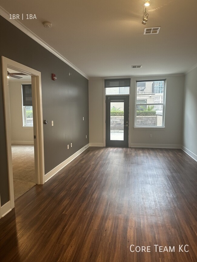 Foto del edificio - 1300 Baltimore Ave