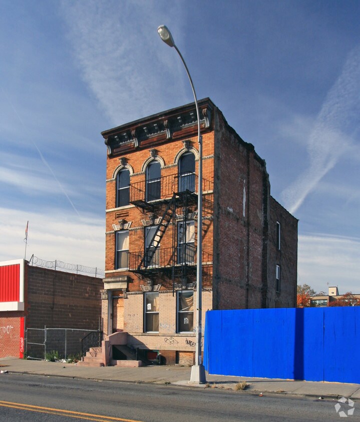 Foto del edificio - 790 Rockaway Ave