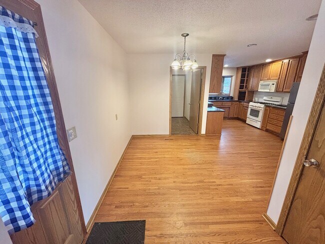 Foto del edificio - 10450 Washington Blvd NE