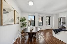 Photo - 188 E Chestnut St Apartment